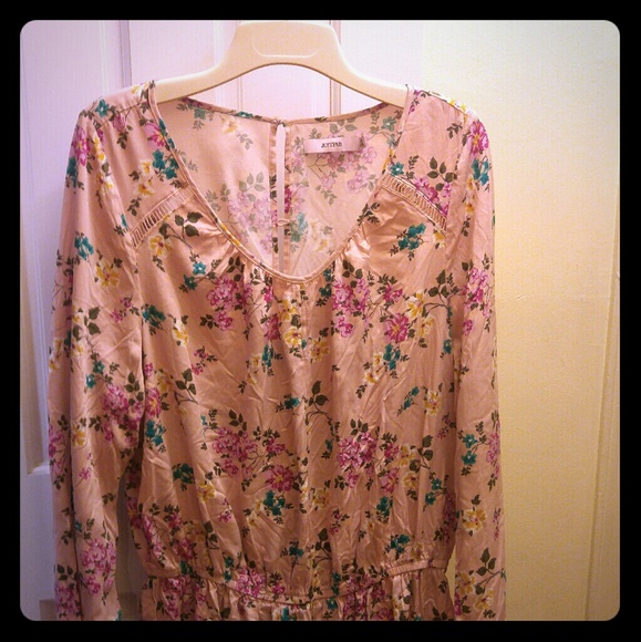 JustFab Dresses & Skirts - Floral jumper 3x